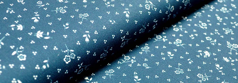 Stoffe mit Blümchen und Blüten