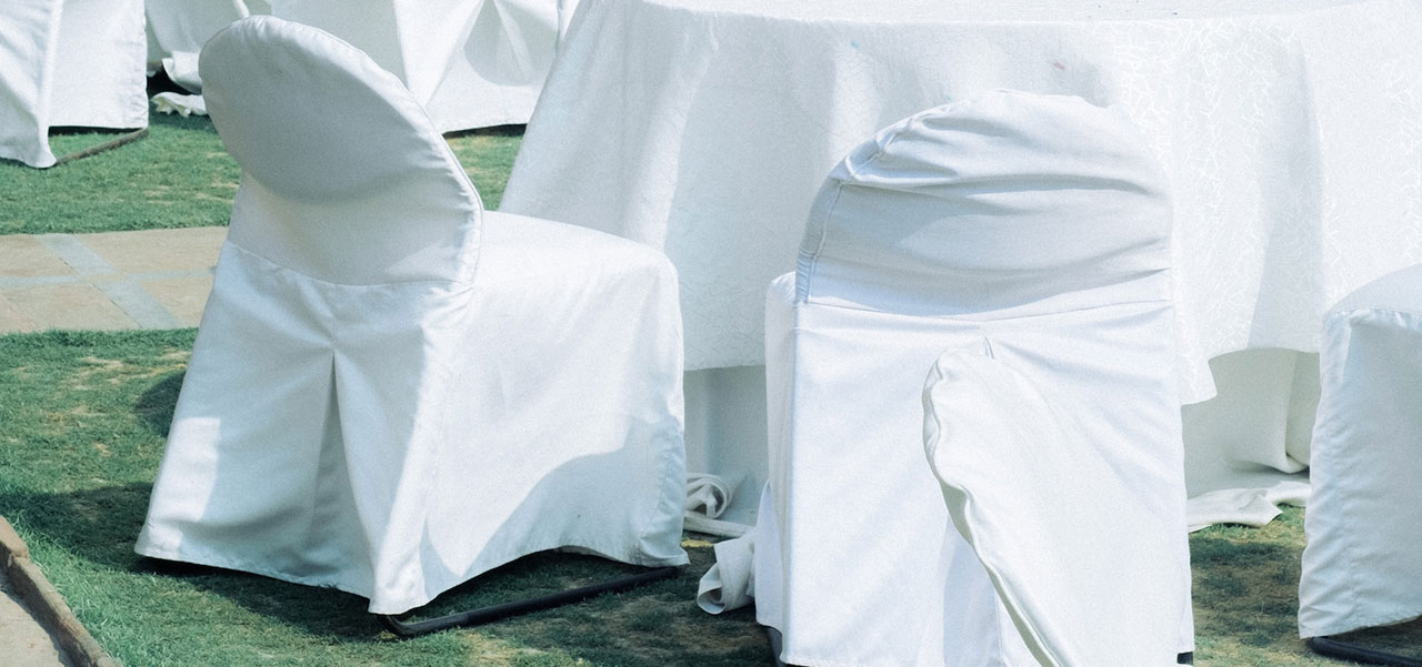 Stoffe für Stuhlhussen finden Sie hier