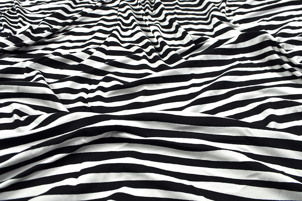 Viskosejersey - Irregular Stripes - Schwarz/Weiß 