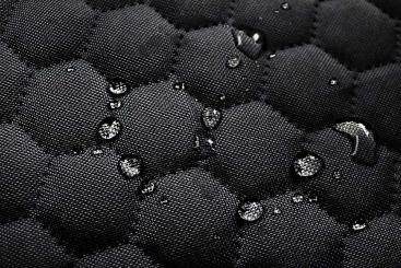 Polyesterstoff - reißfest und wasserabweisend - Bienenwaben-Stepp - Schwarz 