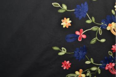 Baumwollstoff bestickt - Trachten-Bordüre - Schwarz 