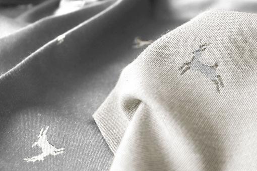 Dekostoff Jacquard beidseitig - Landhaus-Hirsche - Hellgrau/Creme