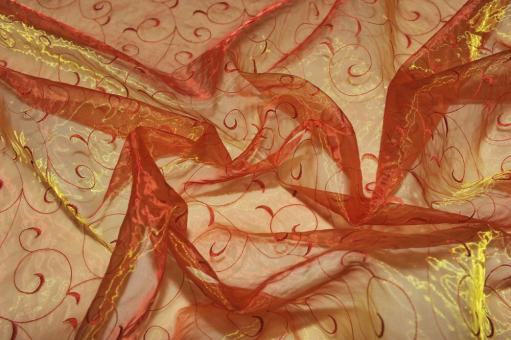 Organza Stoff mit Ranke bestickt - Kupfer/Gold - 1,0 Meter