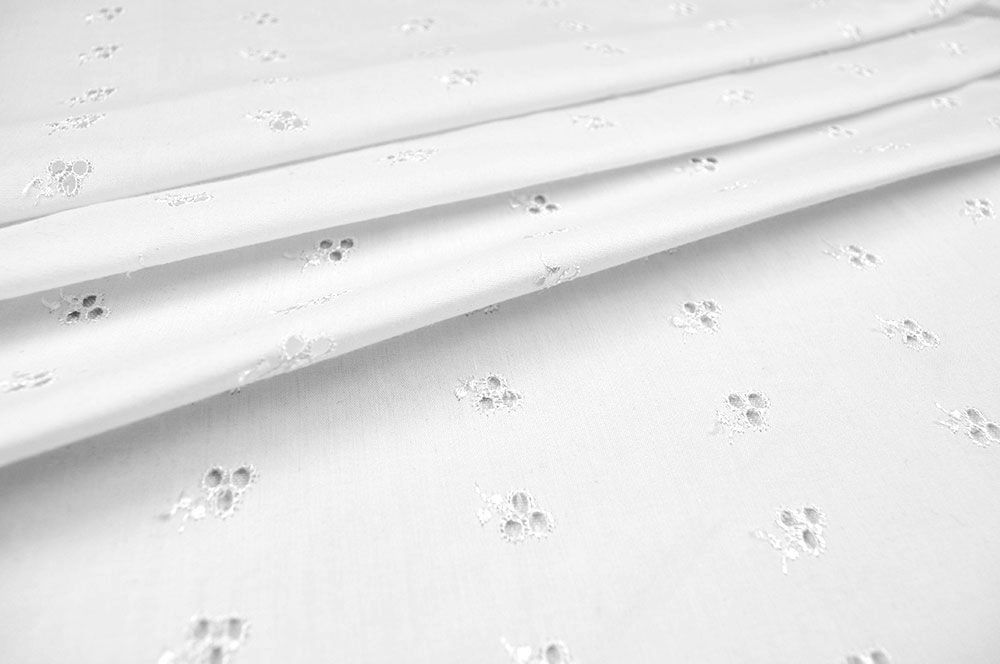 Bekleidungsstoff - Lochstickerei Trachten-Blümchen - Weiß 