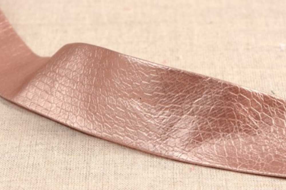 Kunstleder-Schrägband - Metallic - Rosé 