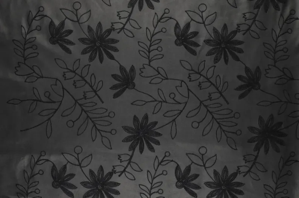 Kunstleder - Ranken-Stickerei 