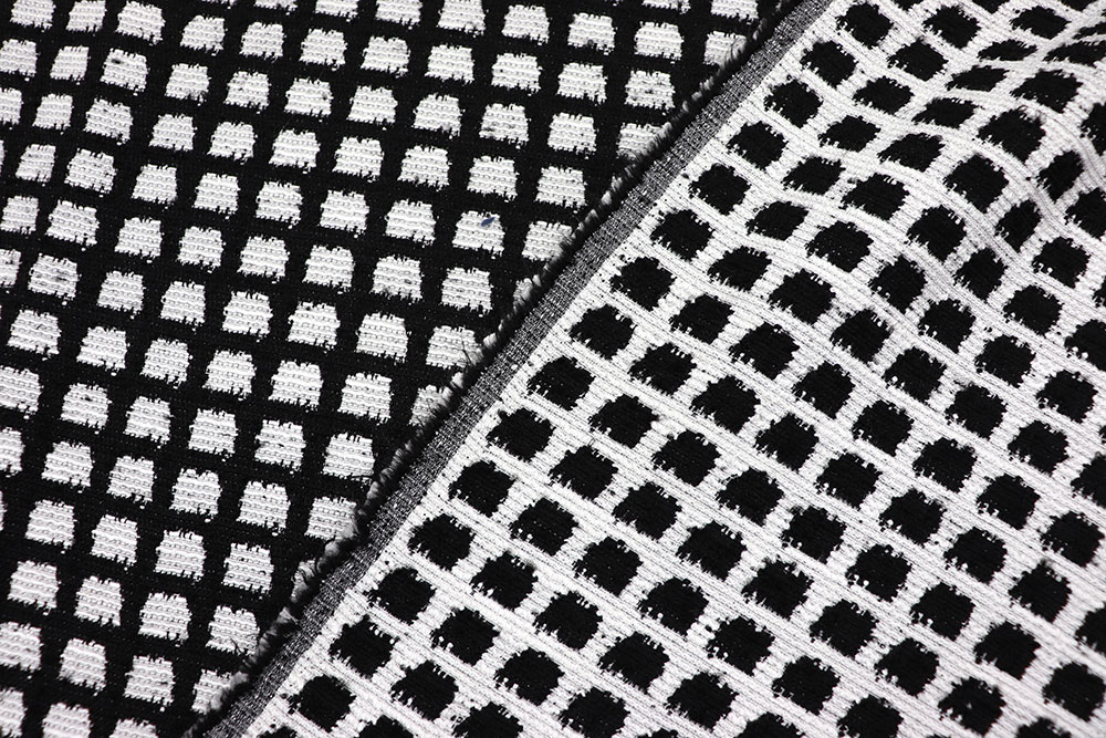 Strickstoff Viskose - Black and White Cubes 