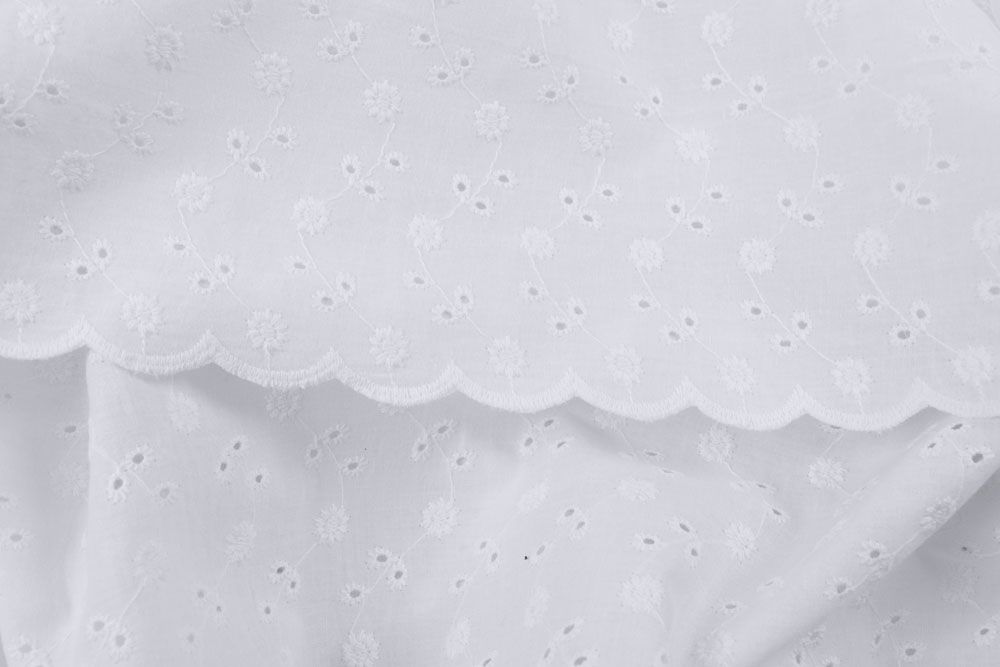 Lochstickerei Blütenranken - Bogenkante - Weiß