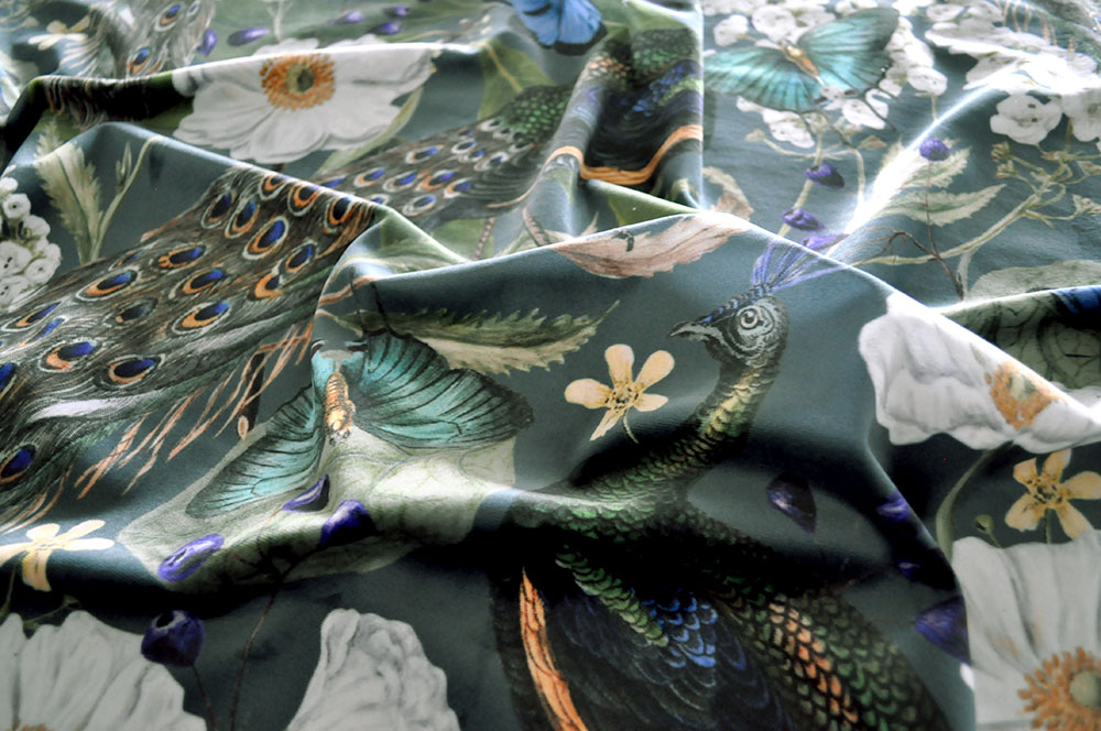 Samtstoff - Digitaldruck - Pfau