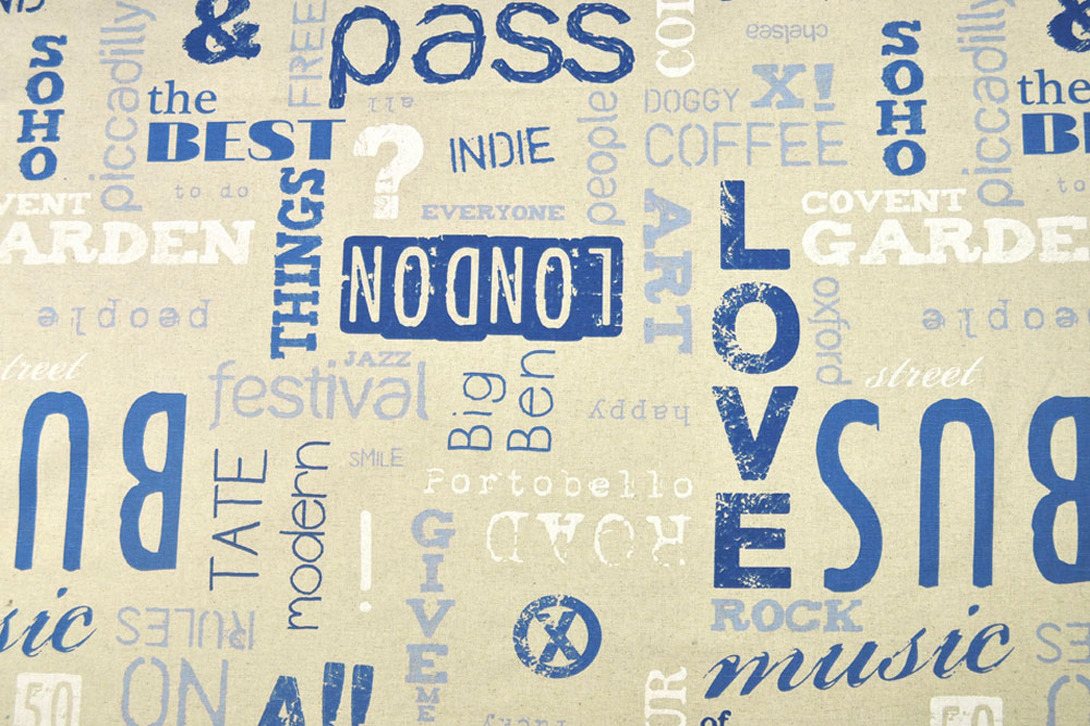 Dekostoff deluxe - British Feeling - Schriftzüge - Blau