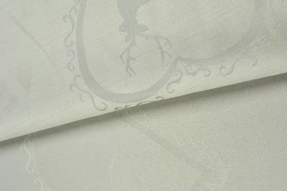 Dekostoff Herziger Hirsch - Trevira CS - Hellgrau/Creme