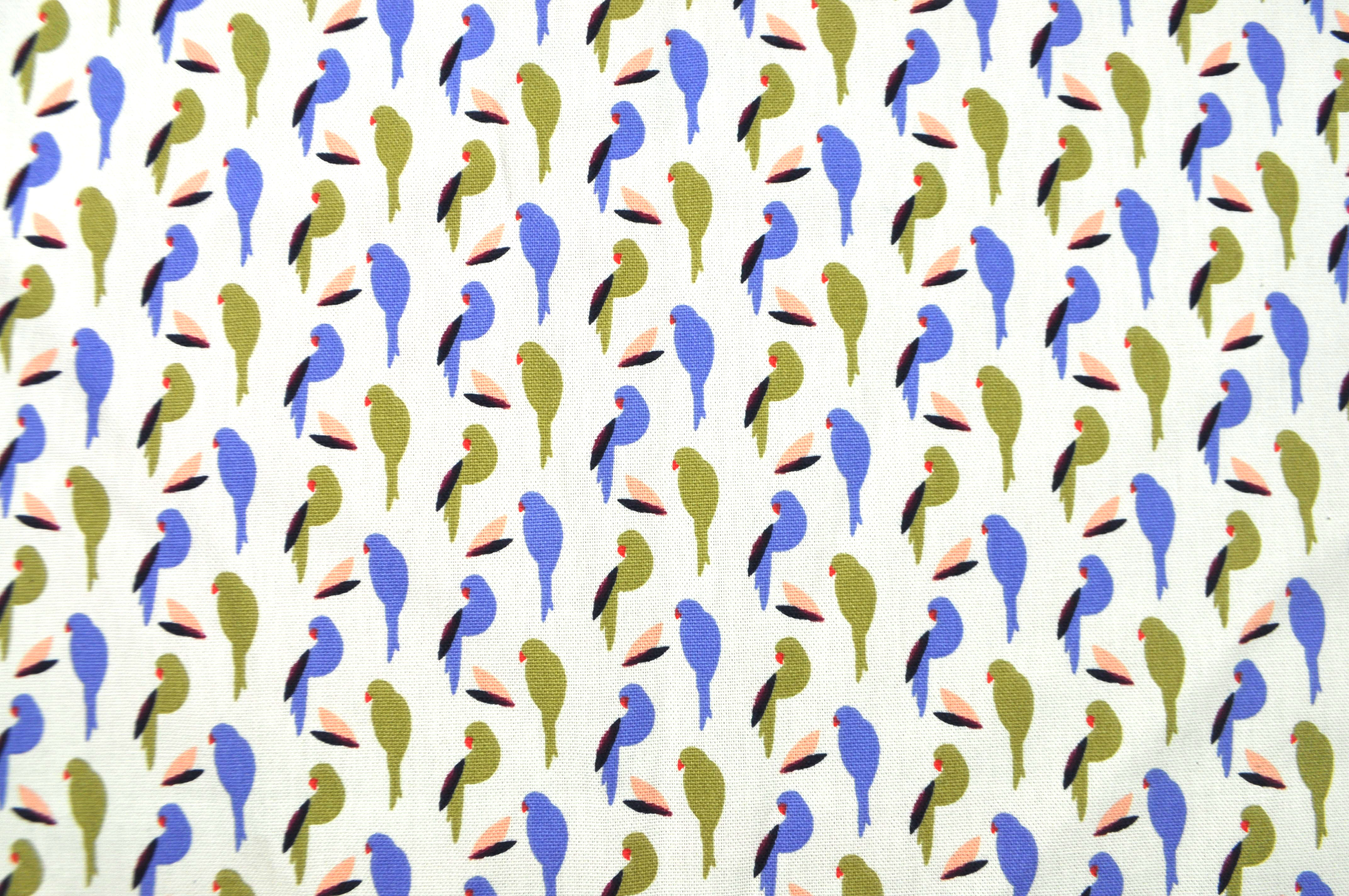 Dekostoff - Papageien-Schwarm