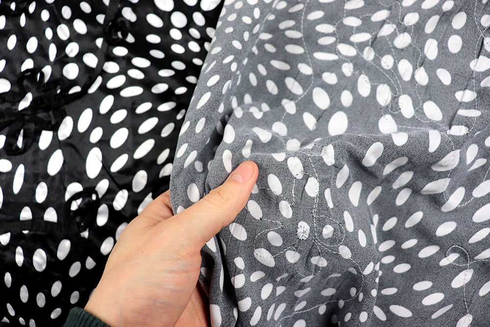 Satin - Blüten-Stickerei