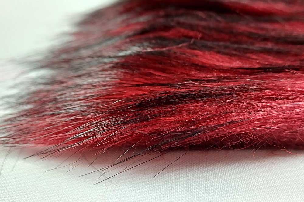 Taiga-Wolf - Pelz-Imitat - Rot/Schwarz