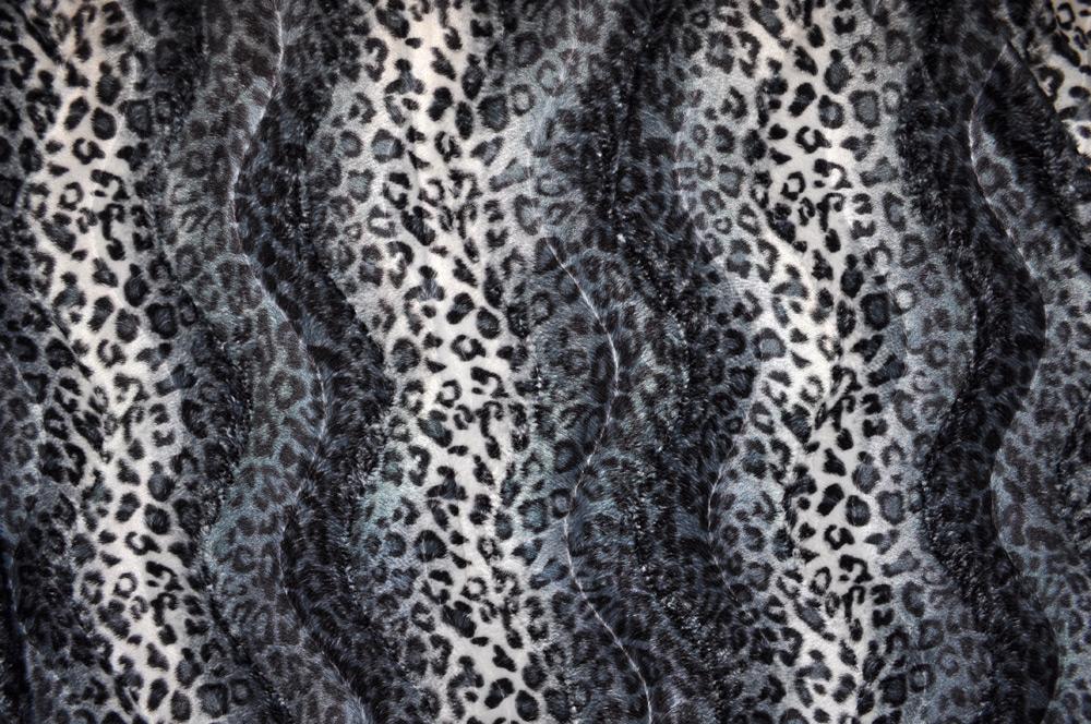 Kurzfellimitat mit Muster