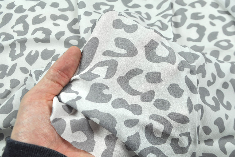 Viskosestoff transparent - Leo