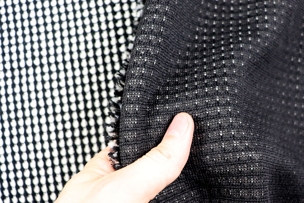 Strickstoff Classic - Black and White