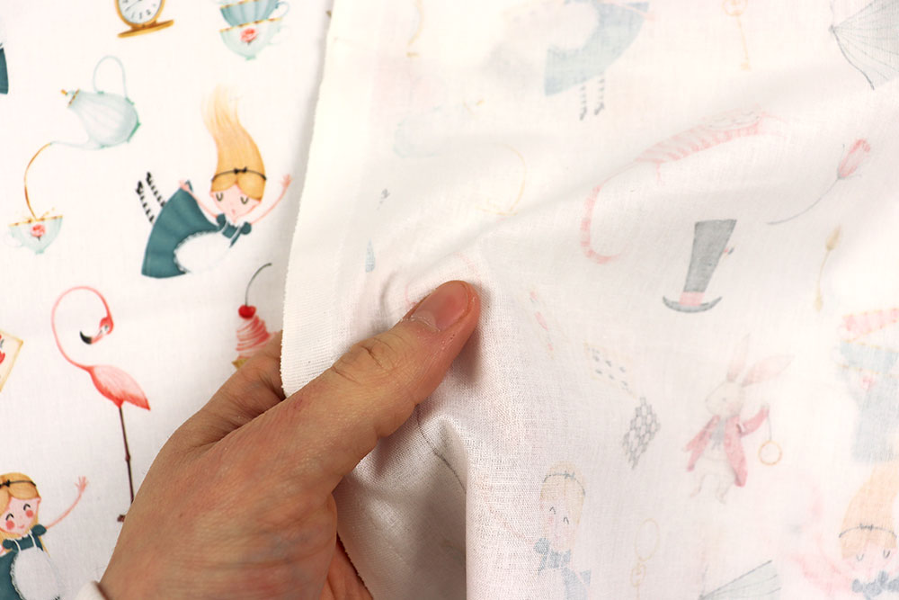 Baumwollstoff - Alicia in der Wunderwelt