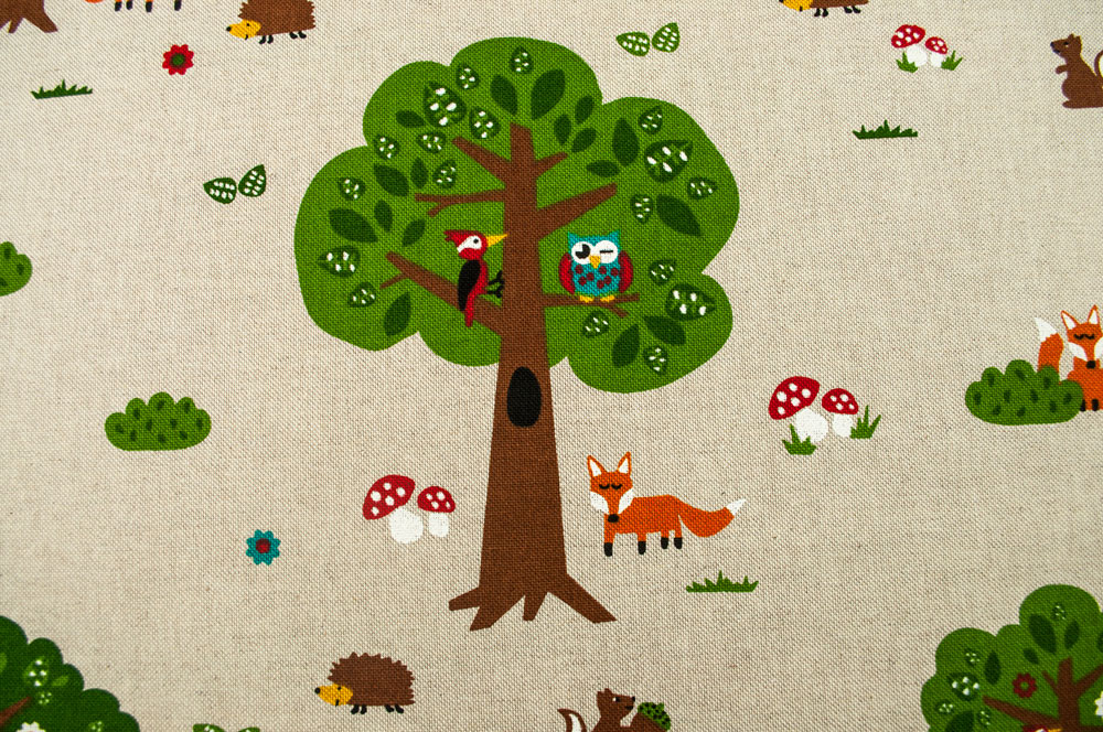 Dekostoff - Tierkinder im Laubwald