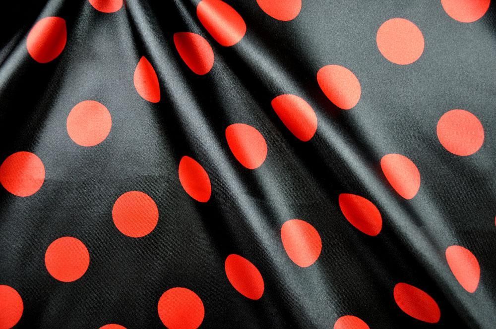 Satin - große Punkte - Schwarz/Rot