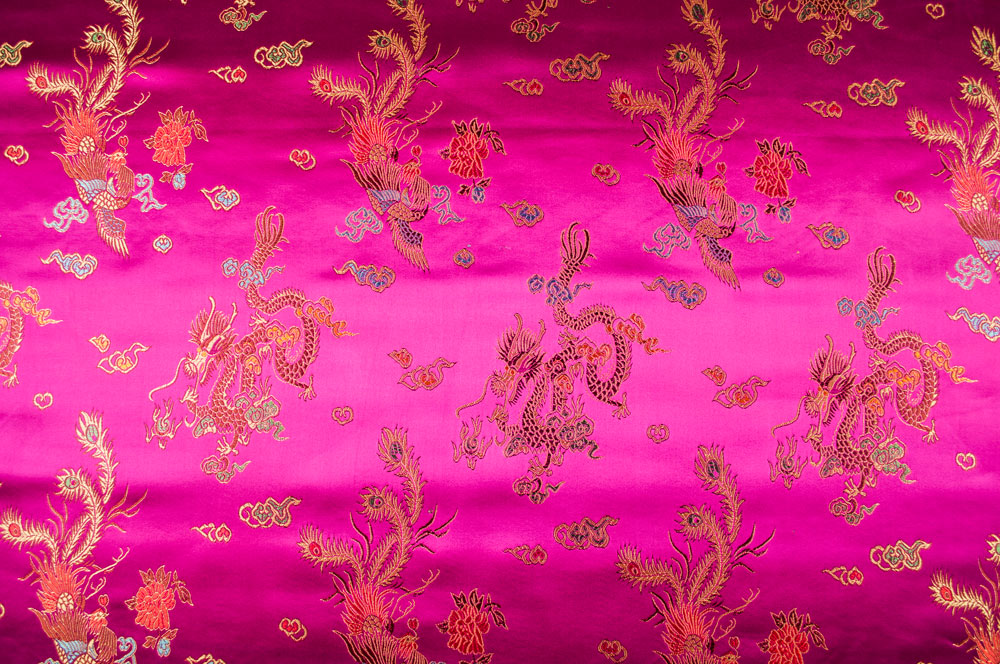China-Seidenimitat - Chinesische Drachen und Pfauen - Pink