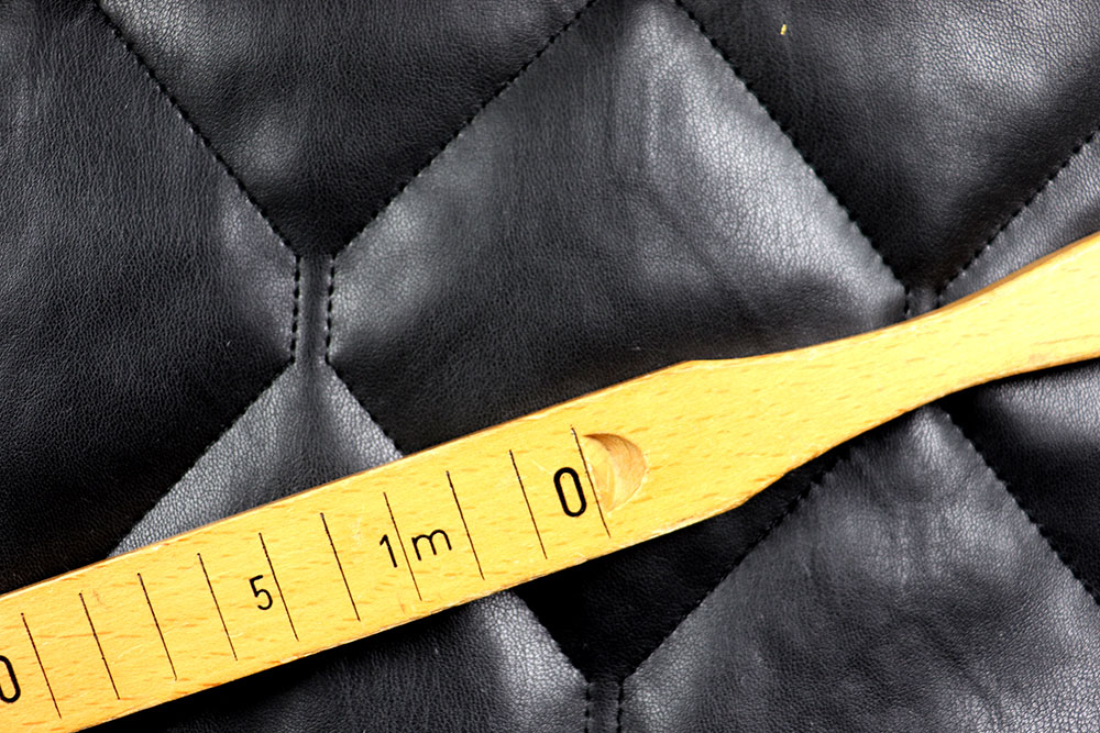 Kunstleder-Stepper wattiert XXL - Schwarz