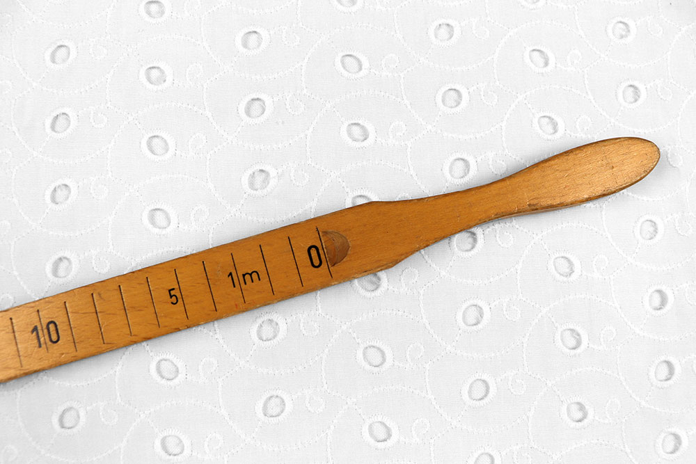 Baumwoll-Lochstickerei - Anna