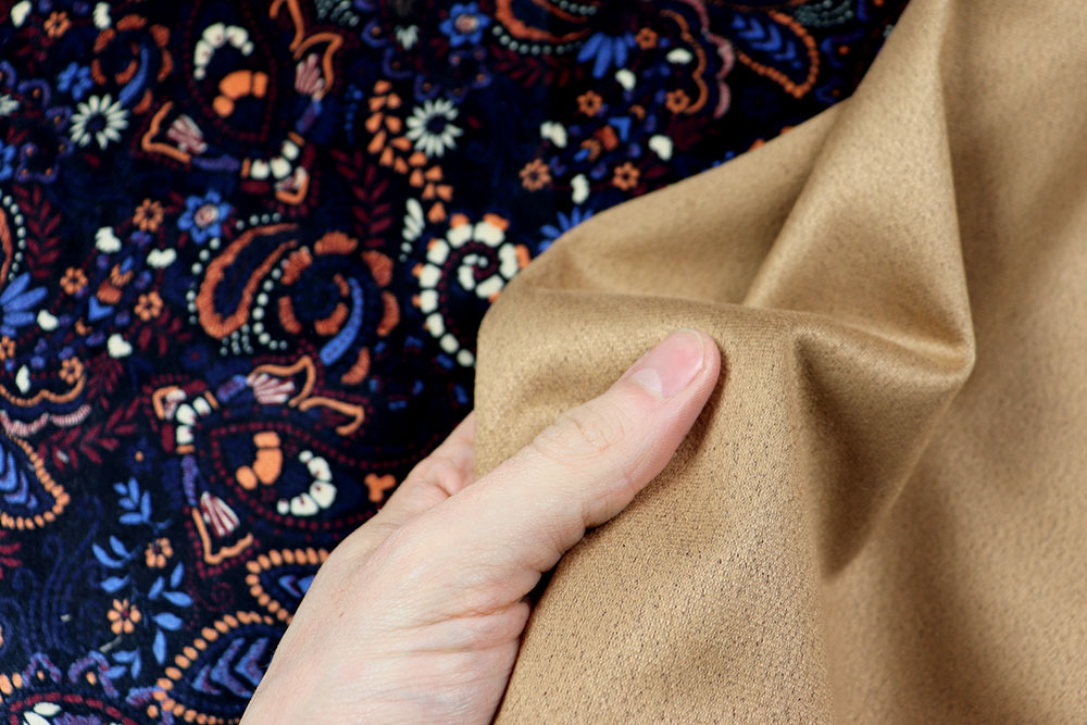 Samtstoff - Blumen Paisley