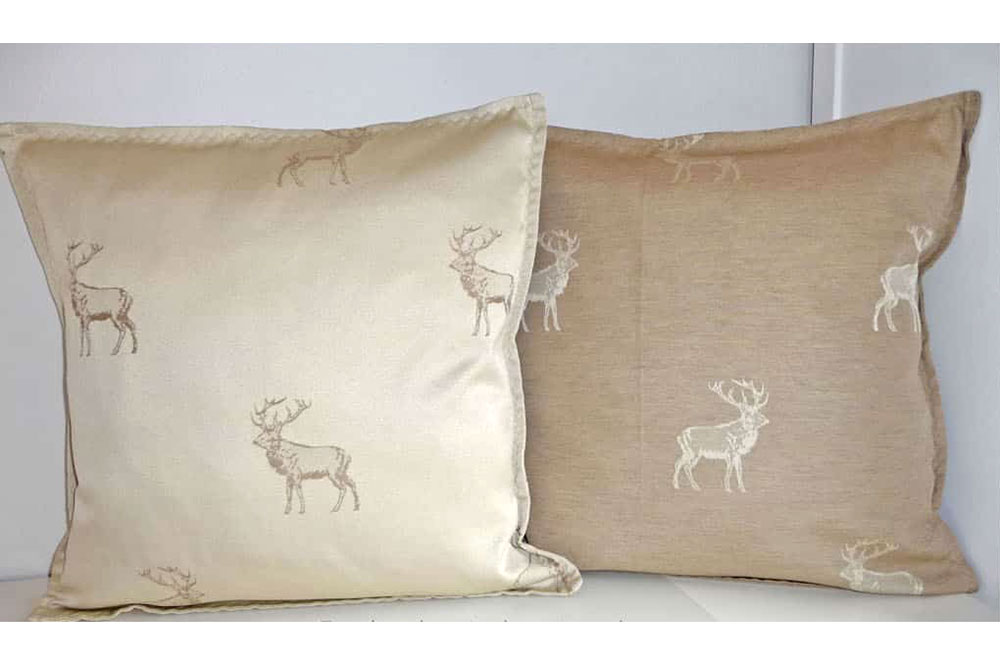 Dekostoff Jacquard - zweiseitig - Hirschrudel - Beige