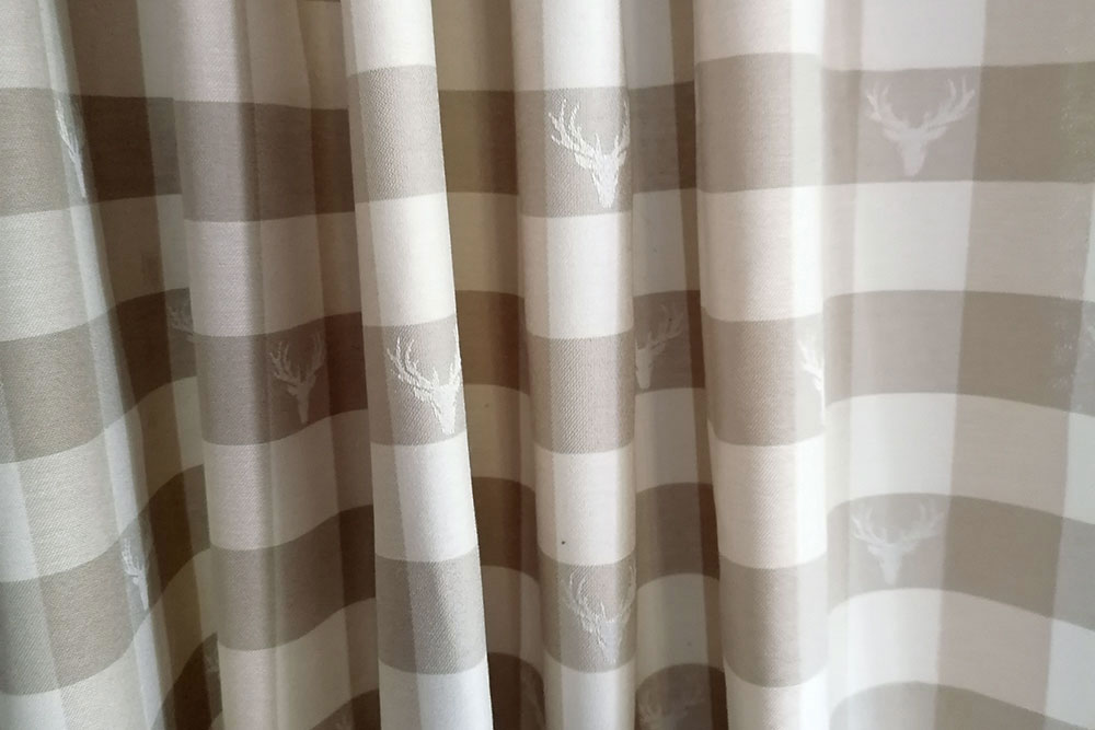 Dekostoff Jacquard beidseitig - Hirsch-Karo - Beige