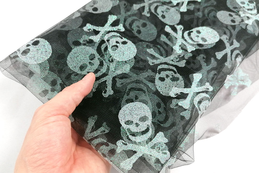 Tüll - Glitzer-Totenkopf