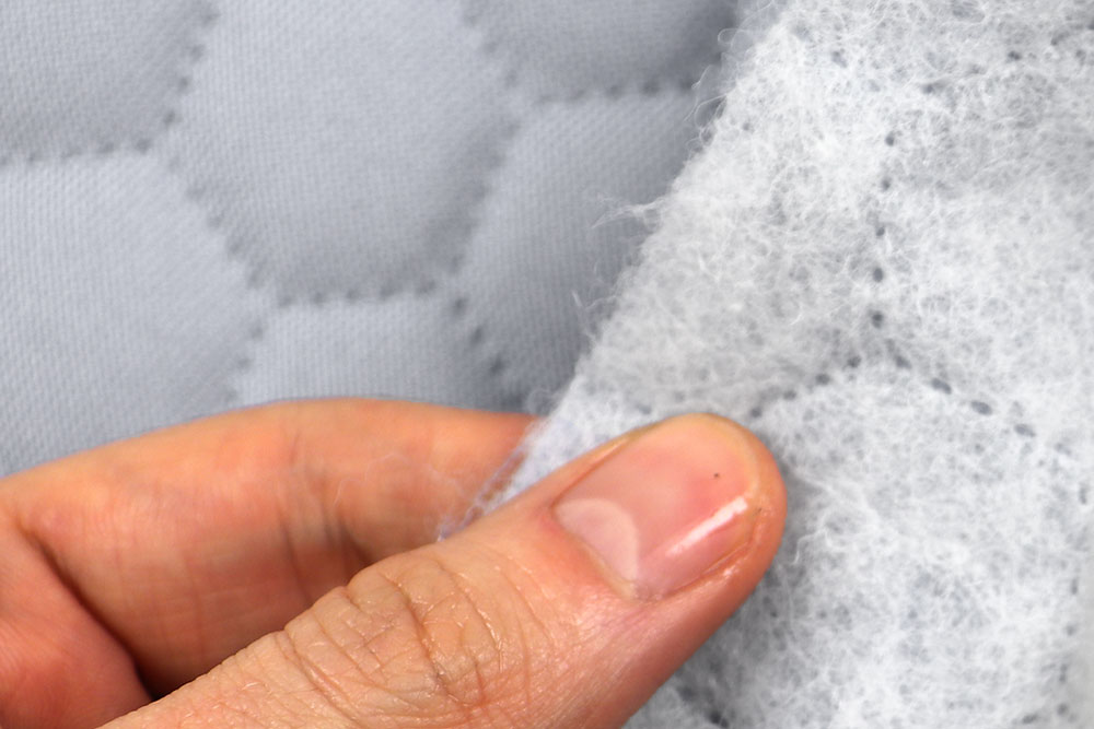 Polyesterstoff - reißfest und wasserabweisend - Bienenwaben-Stepp