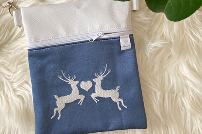 Verliebter Hirsch - Dekostoff Jacquard - Blau/Creme