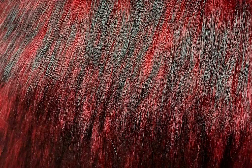 Taiga-Wolf - Pelz-Imitat - Rot/Schwarz