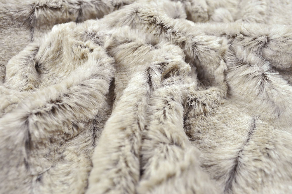 Helles Flauschkaninchen - Fellimitat