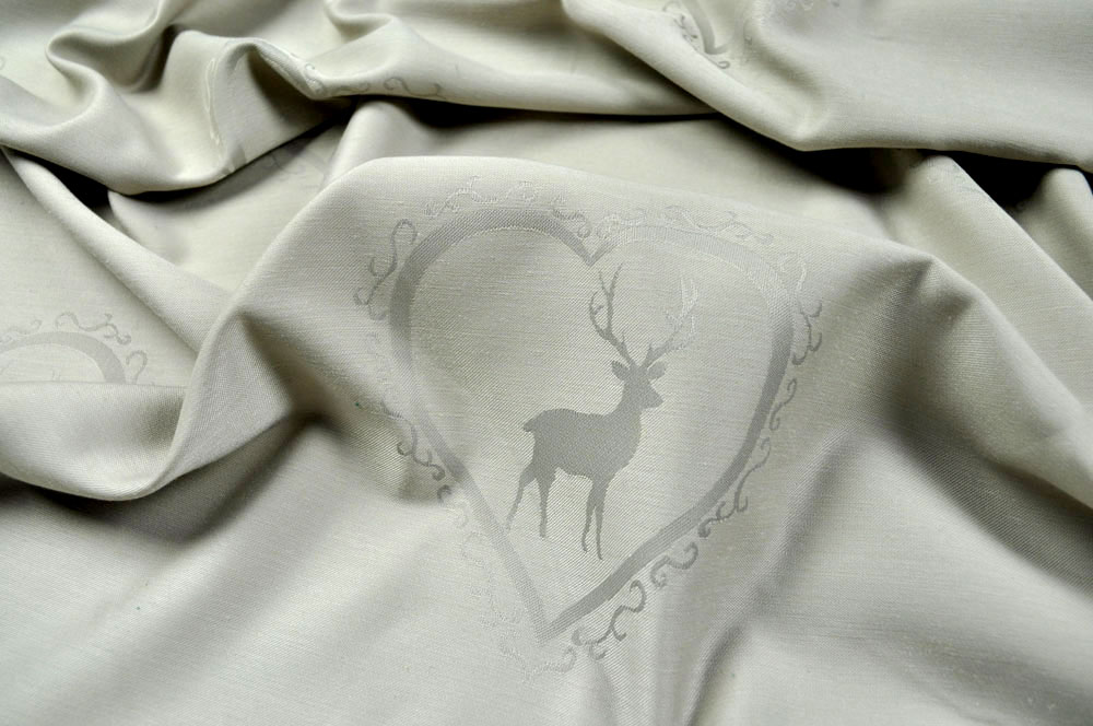 Dekostoff Herziger Hirsch - Trevira CS - Hellgrau/Creme